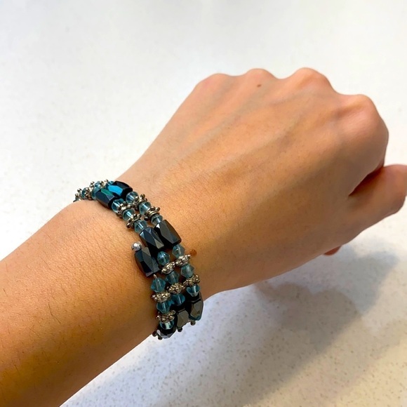 Turquoise and Black Hematite Magnetic Bracelet - Picture 1 of 5